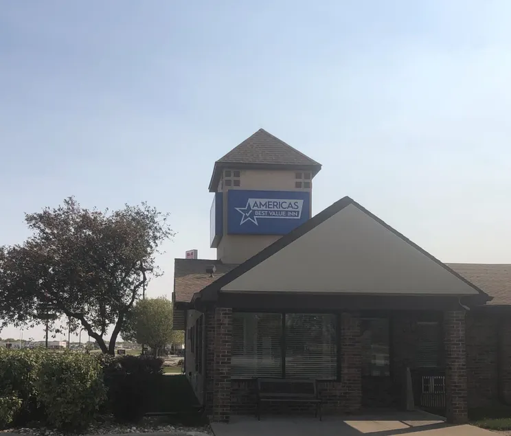 Americas Best Value Inn Onawa - Image 1