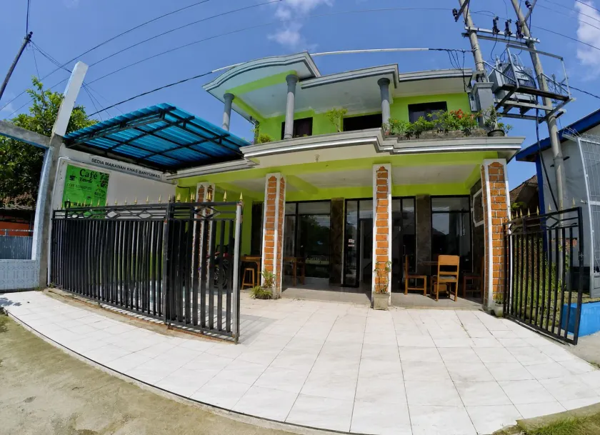 OYO 95309 Ijen Homestay - Image 1