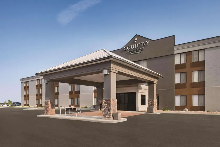 Country Inn & Suites by Radisson, Mt Pleasant-Racine West, WI - Image 1