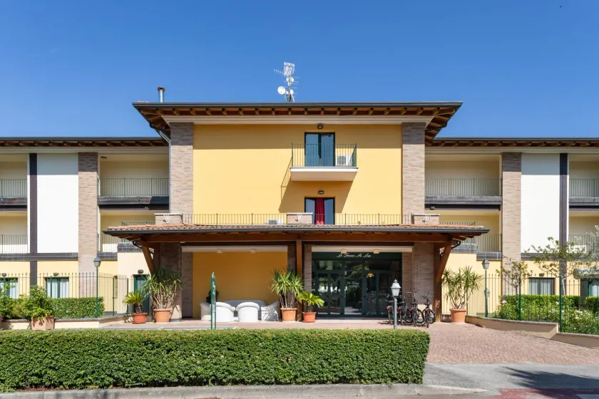 Le Terrazze sul Lago Hotel & Residence - Image 1