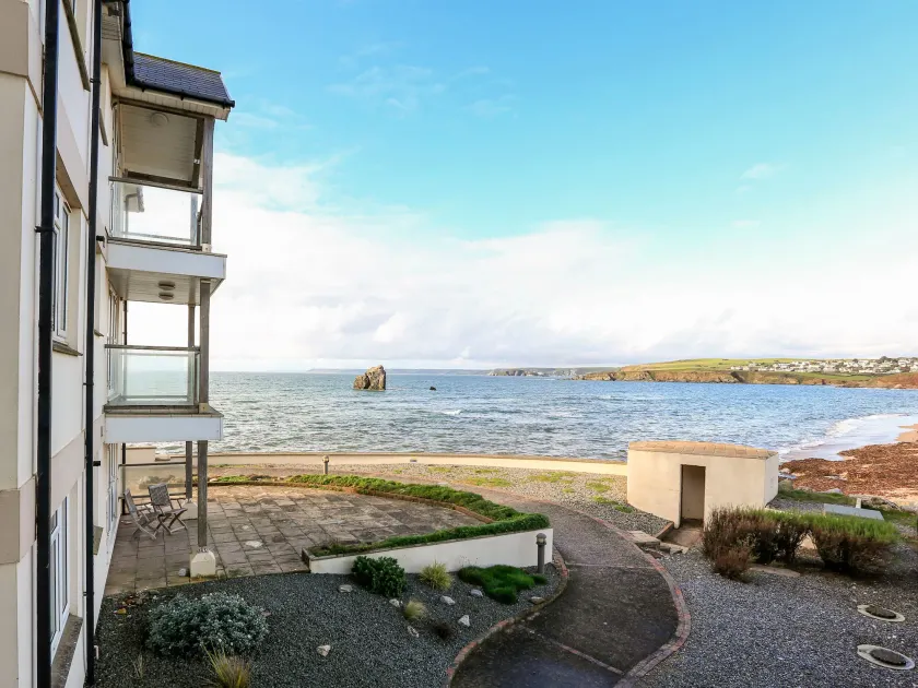 10 Thurlestone Rock - Image 1