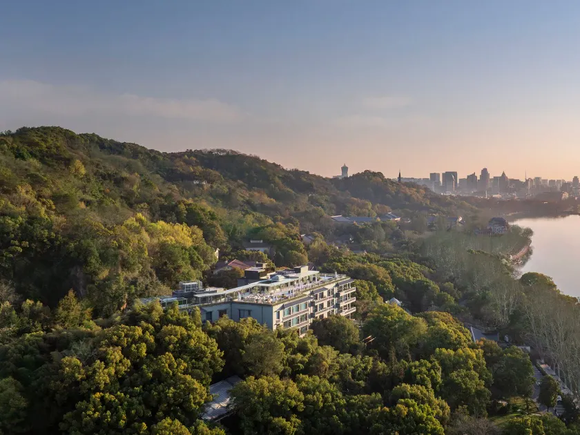 The Silk Lakehouse, Shangri-La Hangzhou - Image 1