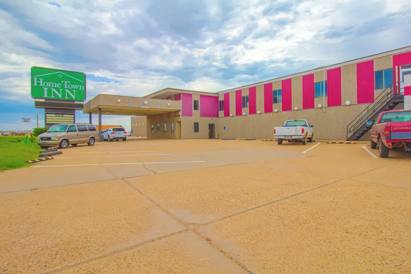 HomeTown Inn By OYO - Liberal, KS - Image 1