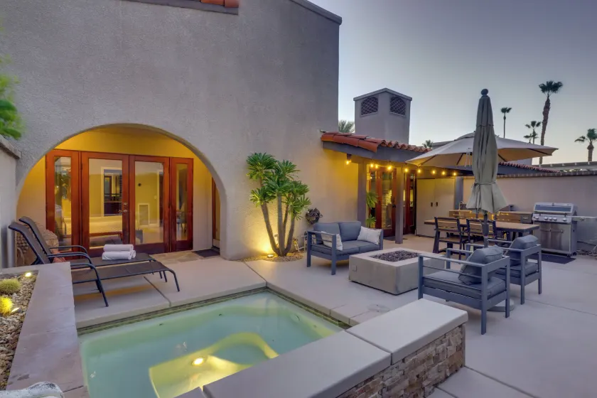 Dtwn Palm Springs Condo: BBQ, Pool, Fire Pit, etc! - Image 1