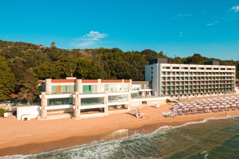 Marina Hotel, Sunny Day - Image 1