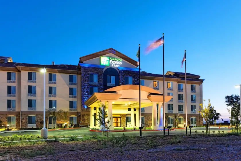 Holiday Inn Express Fresno Northwest - Herndon by IHG - Image 1