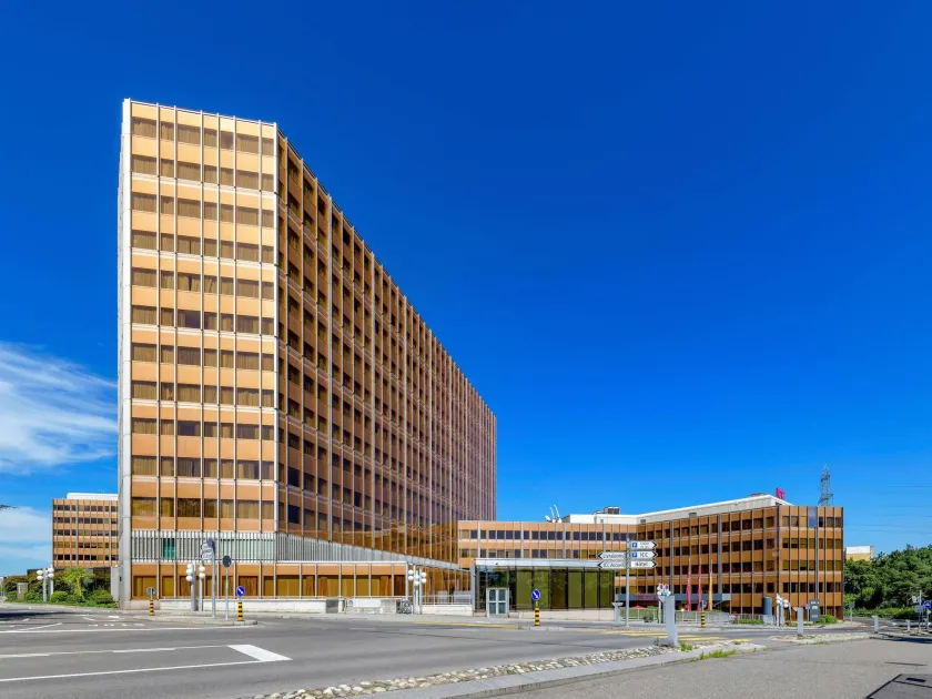 Mövenpick Hotel Geneva - Image 1