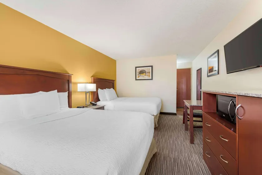Best Western Executive Inn & Suites - Image 1