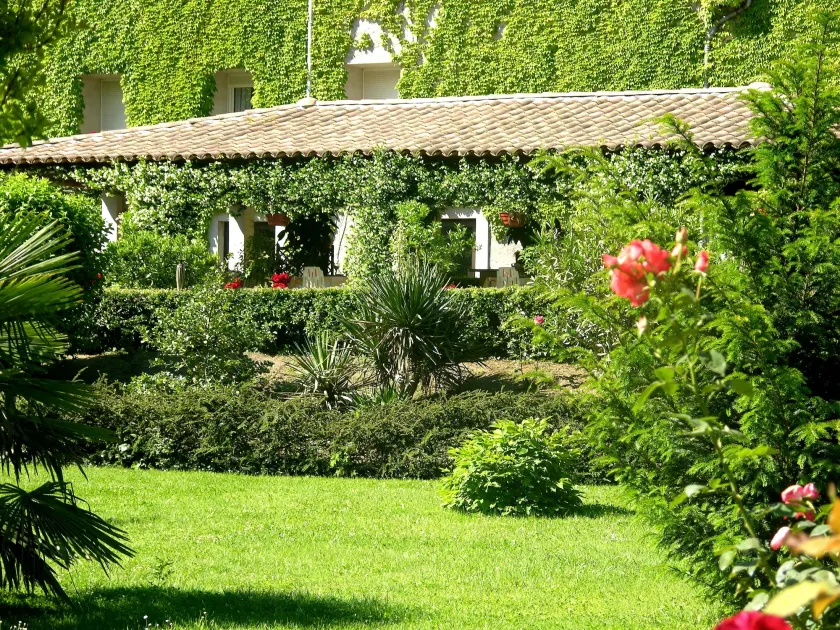 Logis Hôtel restaurant Les Norias - Image 1