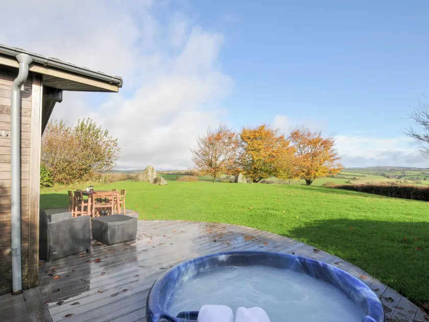 8 Horizon View - Image 1