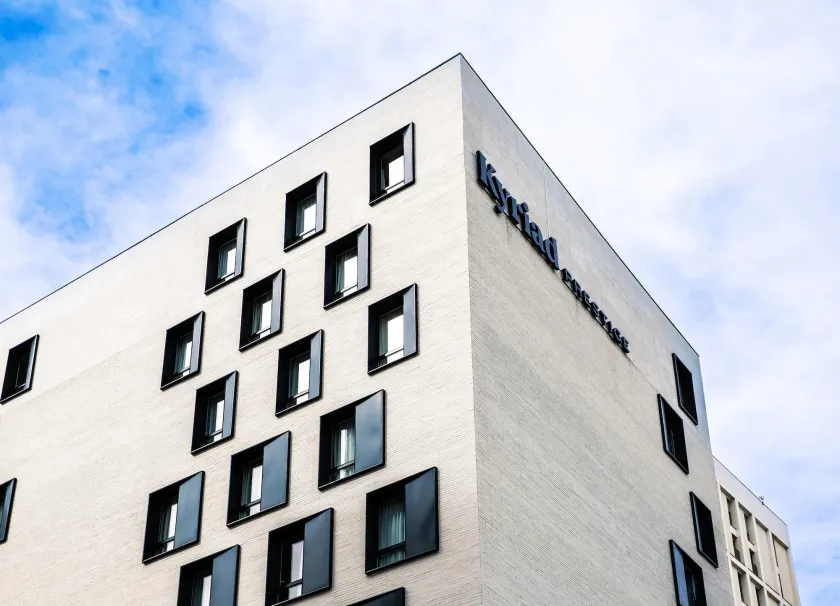 Hôtel Kyriad Prestige Paris Asnieres - Image 1