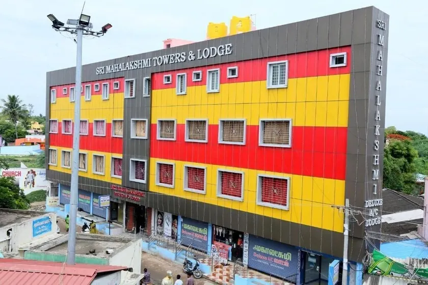 Sri Mahalakshmi Deluxe Lodge - Image 1