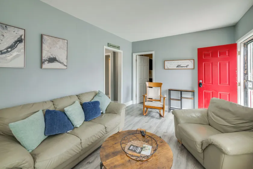 7 Mi to Historic Third Ward: Home in Lincoln Park! - Image 1