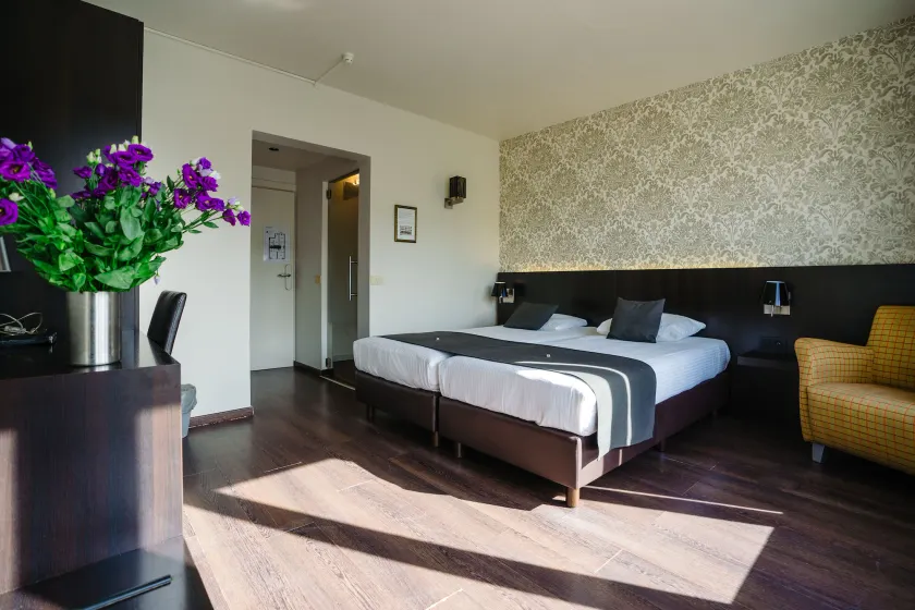 Hotel Ambassadeur - Image 1