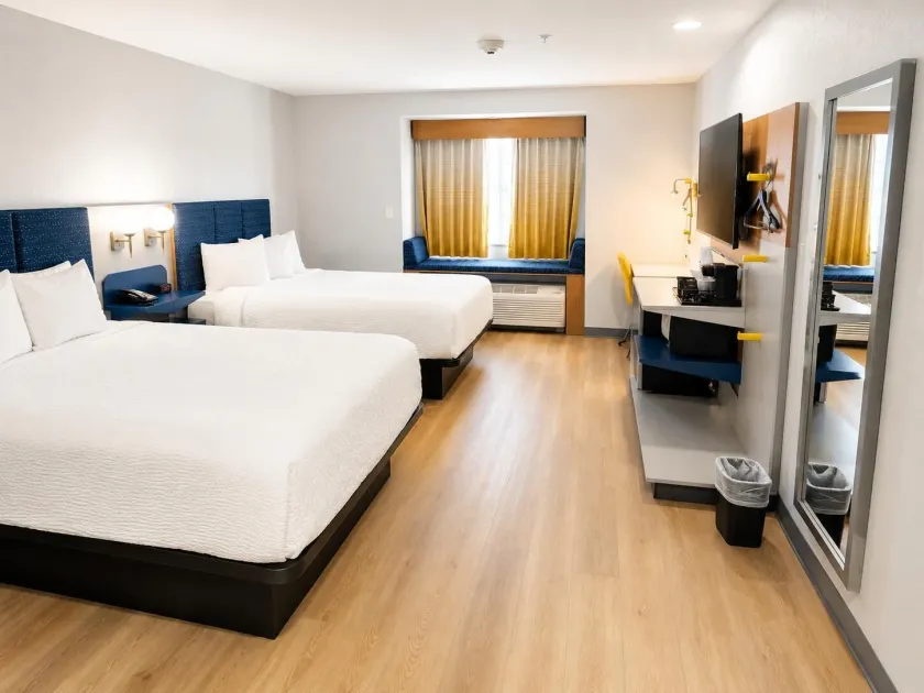 Microtel Inn & Suites by Wyndham - Image 1