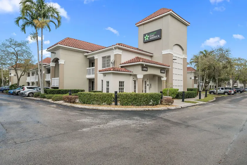 Extended Stay America Suites - Miami - Airport - Blue Lagoon - Image 1