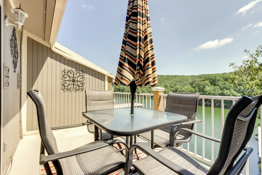 Walk to Pool + Lake: Cozy Osage Beach Condo - Image 1