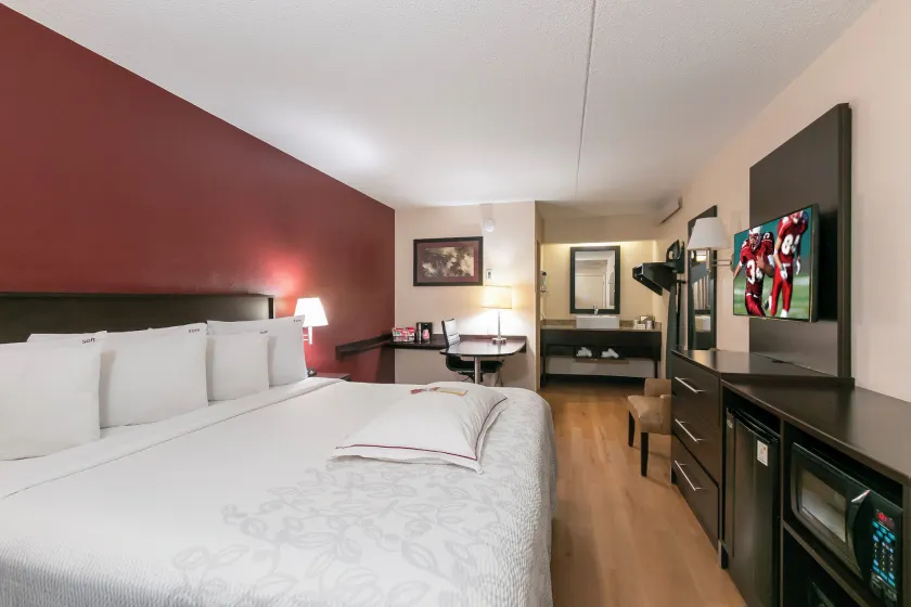 Red Roof Inn PLUS+ Wilmington - Newark - Image 1