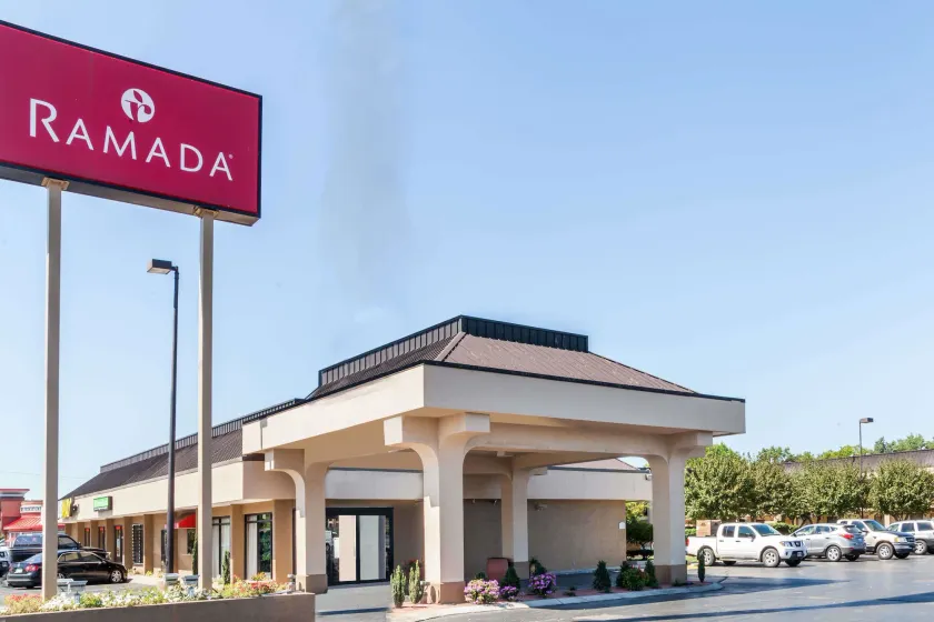 Ramada by Wyndham Lebanon - Image 1