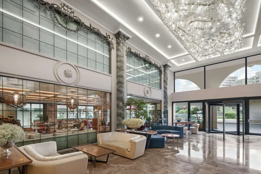 DoubleTree By Hilton Istanbul Gayrettepe - Lobby