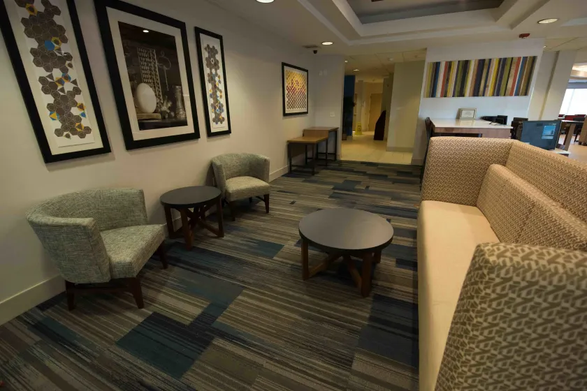 Holiday Inn Express Hotel & Suites West Coxsackie by IHG - Sitteområde i lobbyen