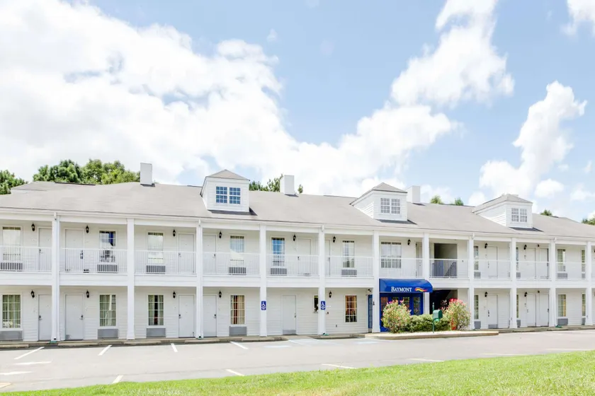 Baymont by Wyndham Ozark - Image 1