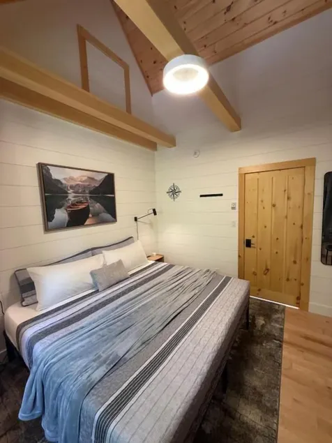 Dock 124 - Adults Only, Waterfront B&B - Room