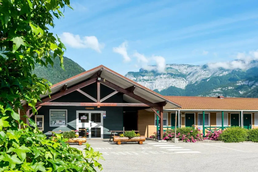 Fasthotel Thones - Image 1