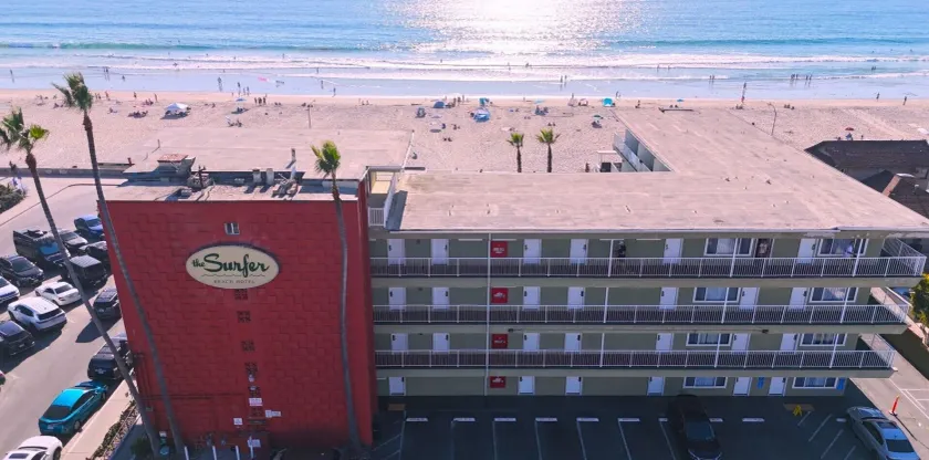 Surfer Beach Hotel - Image 1