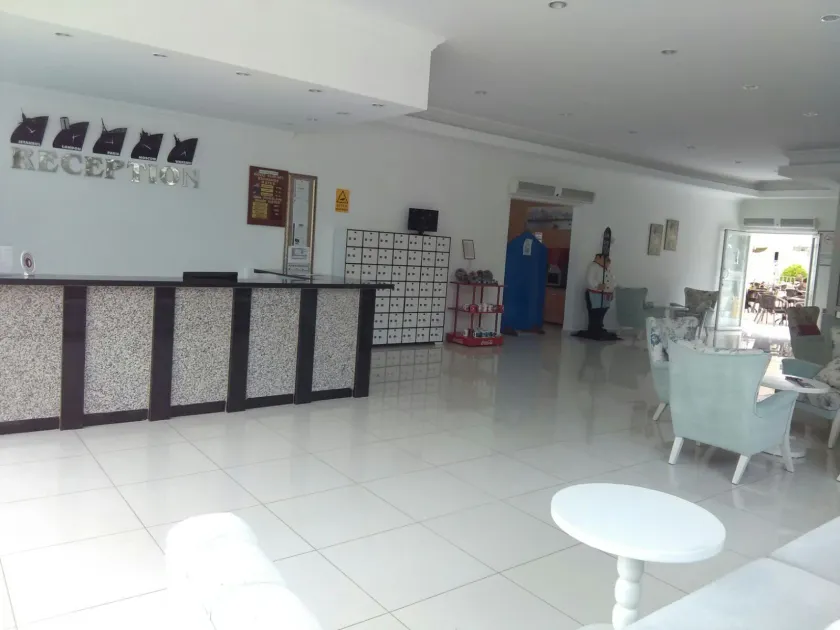 Karbel Beach Hotel - Lobby lounge