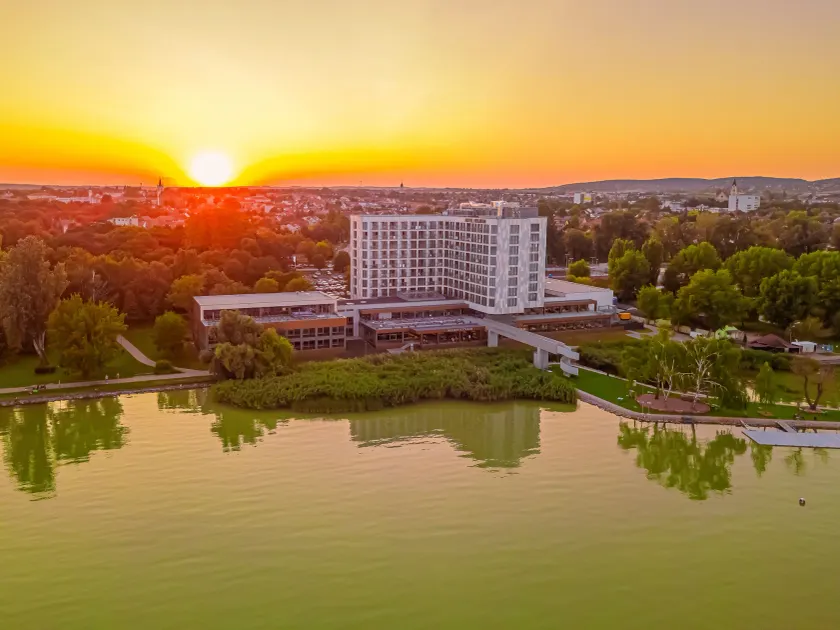 Hotel Helikon, Keszthely - Image 1