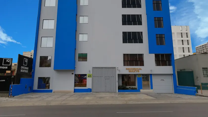 Maxy's Inn Hotel & Suite - Image 1