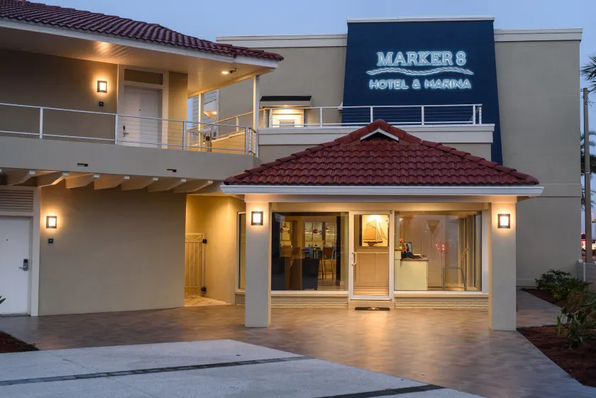 Marker 8 Hotel and Marina - Image 1