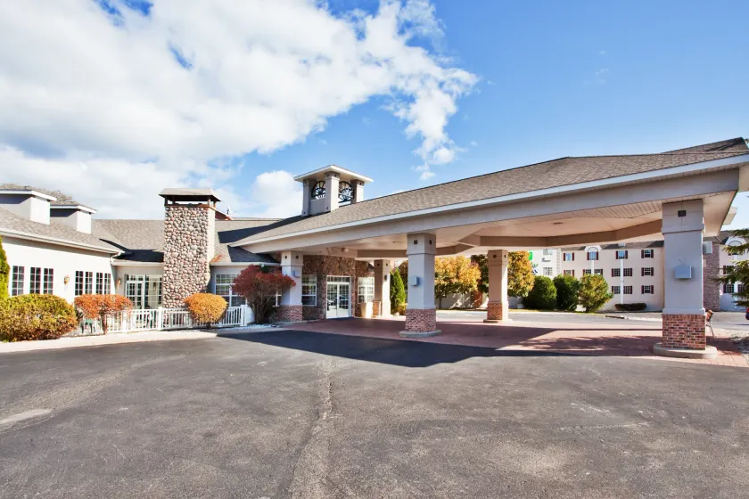Holiday Inn Express St. Ignace-Lake Front by IHG - Image 1