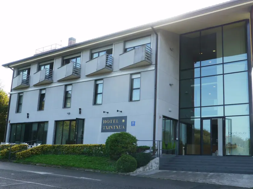 Hotel Txintxua - Image 1