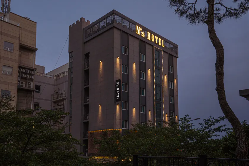 No. 25 Hotel Myeongji Oceanc City Business - Image 1
