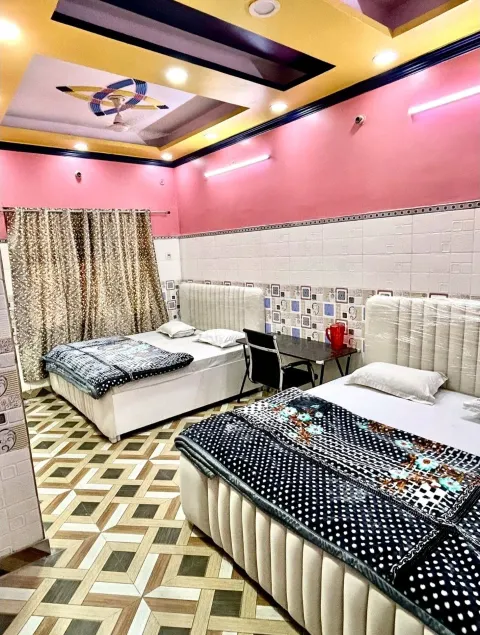 Hotel Jaipur Palace Near Red Fort - Image 1