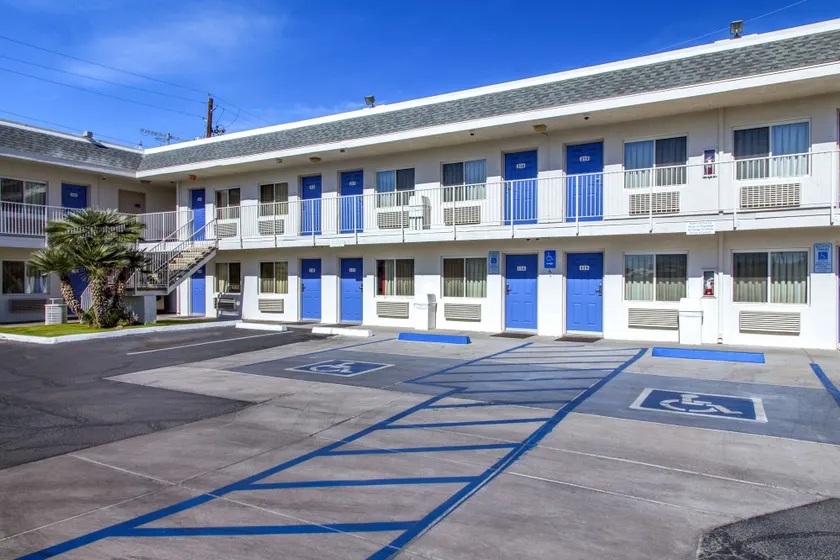 Motel 6-Phoenix, AZ - Airport - 24th Street - Image 1