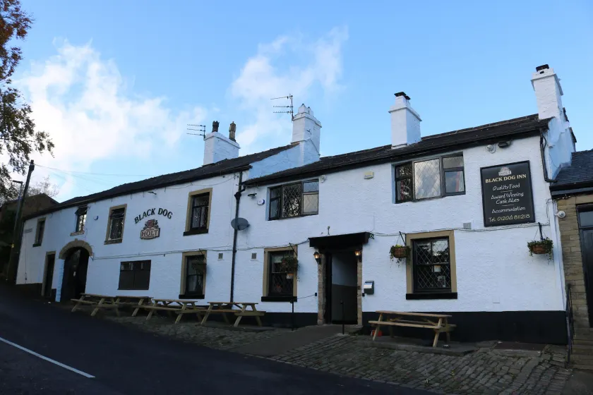 Black Dog Inn - Image 1