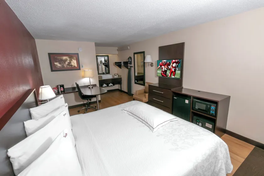 Red Roof Inn PLUS+ Statesville - Image 1