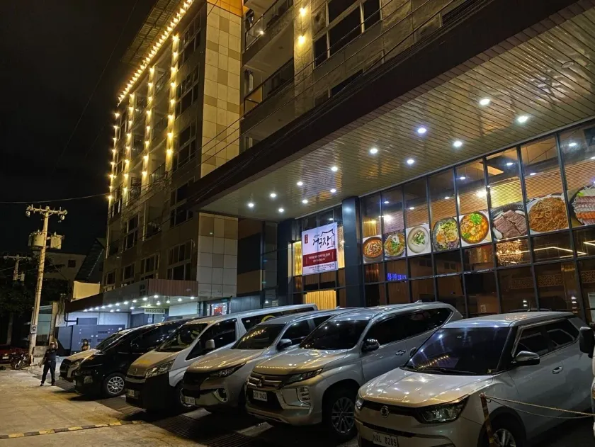 Sky Hotel - Image 1