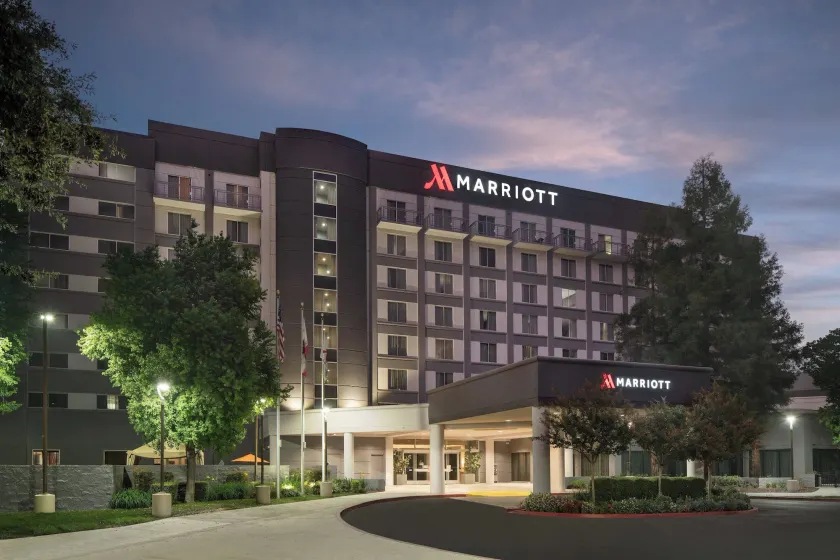 Visalia Marriott at the Convention Center - Image 1