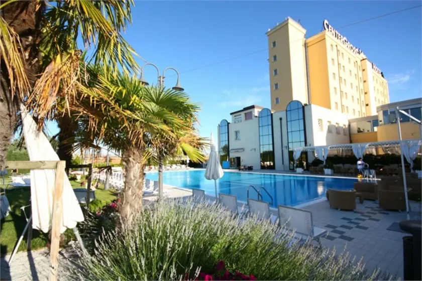 Zanhotel Centergross - Image 1