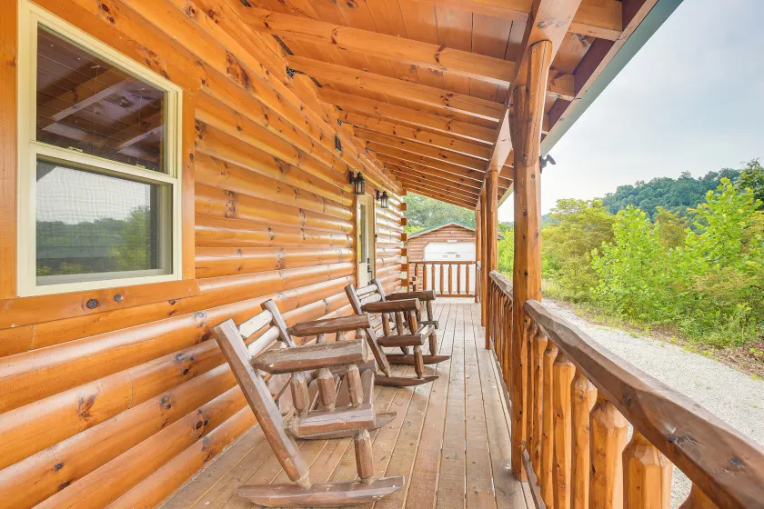 Hike & Fish! Cabin Near Hocking Hills State Park - Image 1