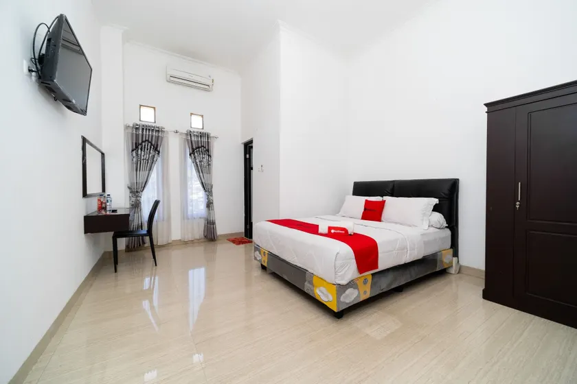RedDoorz at Jalan Perintis Kemerdekaan Makassar - Image 1