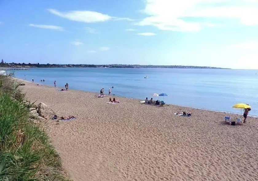Apartment in villa - Air conditioned - Wi-fi - near the sea - Image 1