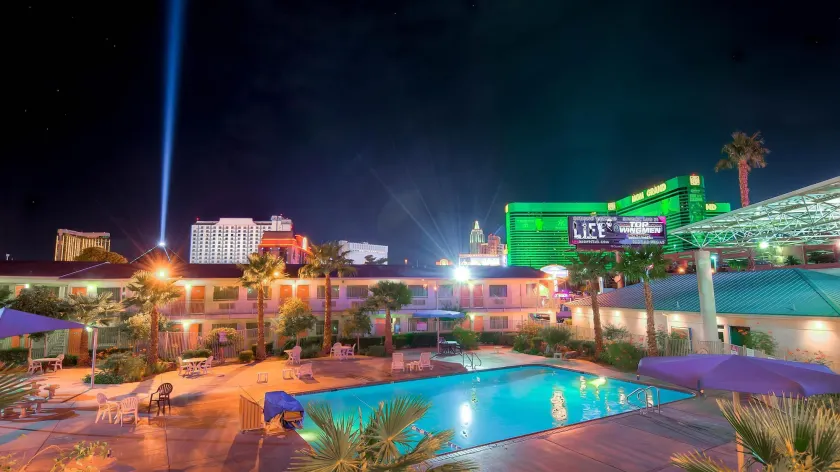 Motel 6 Las Vegas - Tropicana - Image 1