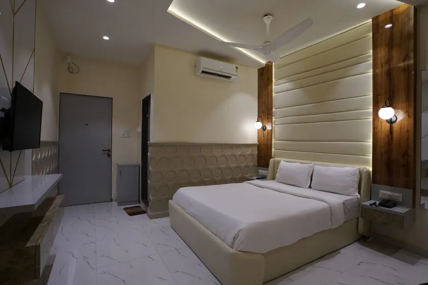 Palm Springs Beach Resort - Gorai - Image 1