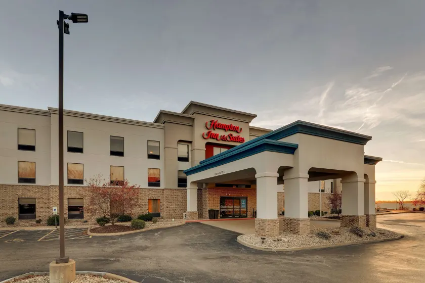 Hampton Inn & Suites St. Louis-Edwardsville - Image 1