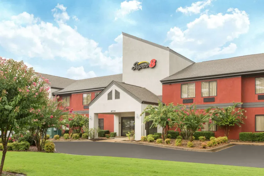 Super 8 by Wyndham Southaven - Image 1